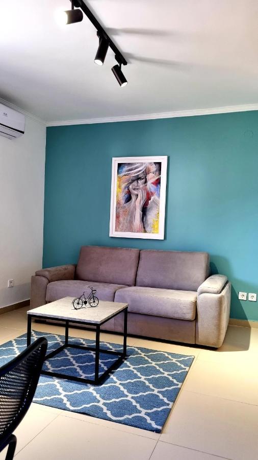 Anja & Ogo Apartments Sea View & Pool Petrovac Luaran gambar