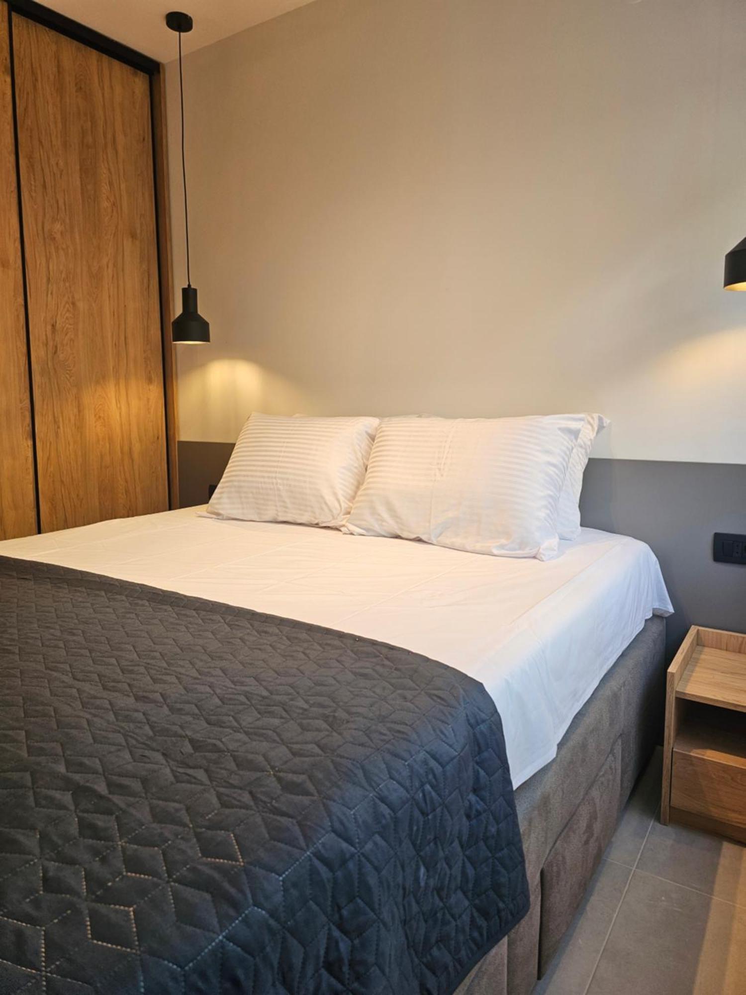 Anja & Ogo Apartments Sea View & Pool Petrovac Luaran gambar