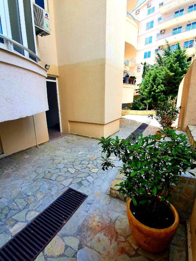 Anja & Ogo Apartments Sea View & Pool Petrovac Luaran gambar